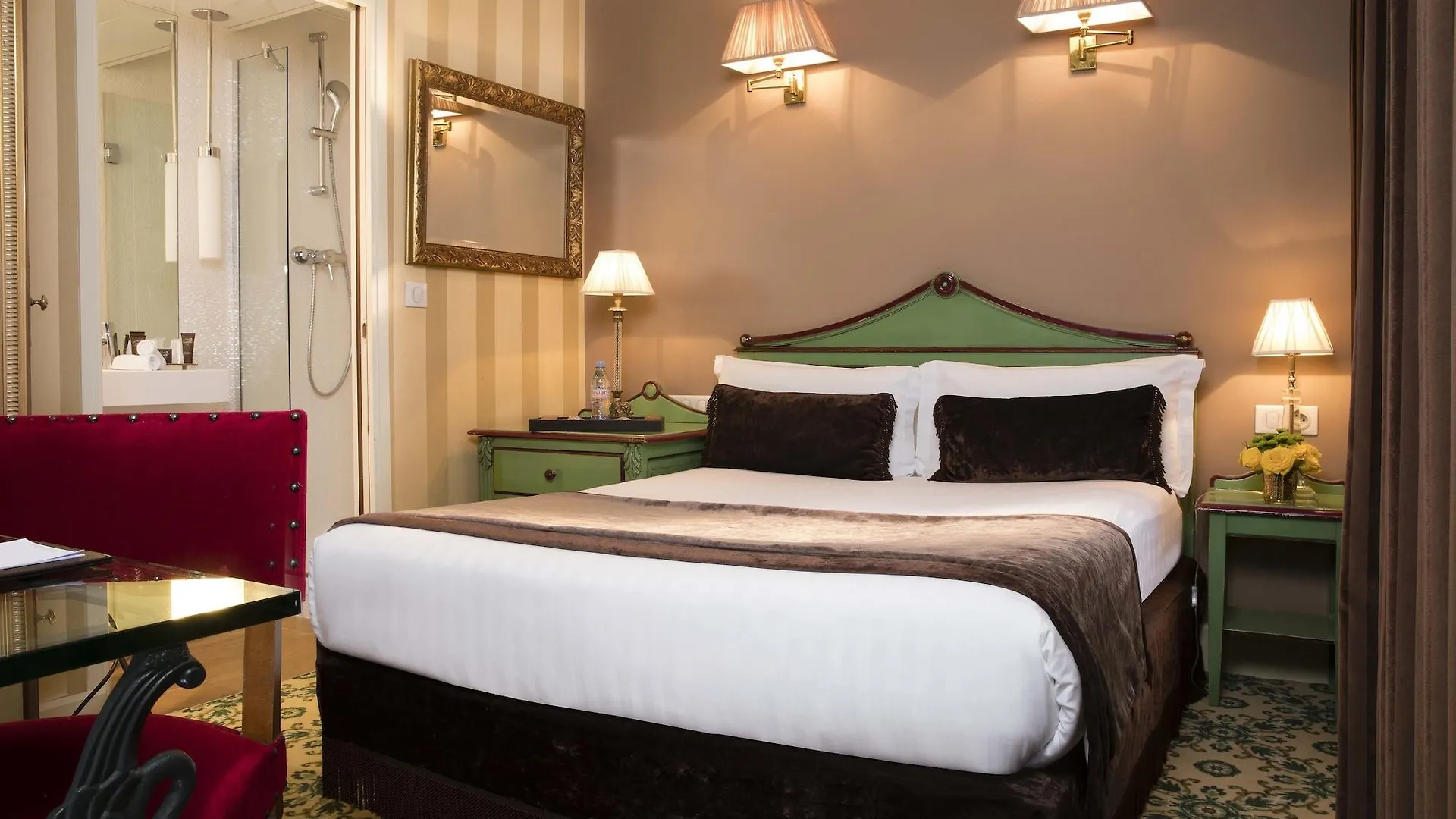 Des Deux Continents Hotel