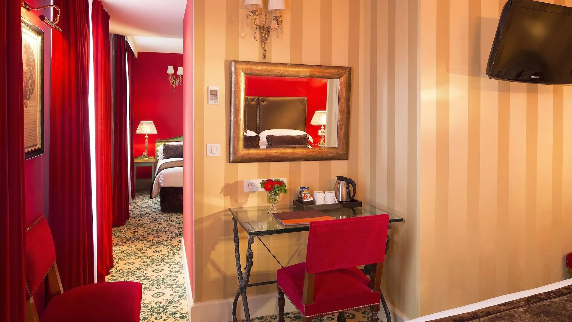 Des Deux Continents Hotel