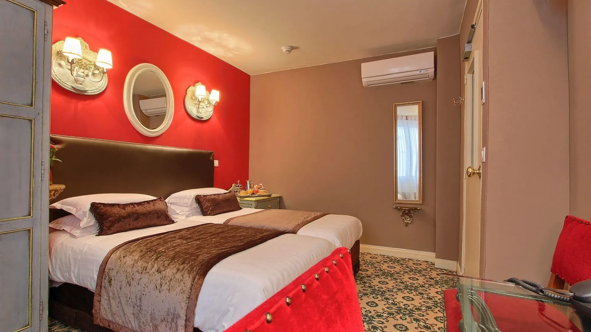 Des Deux Continents Hotel